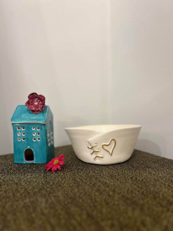 Bowl heart and stitch